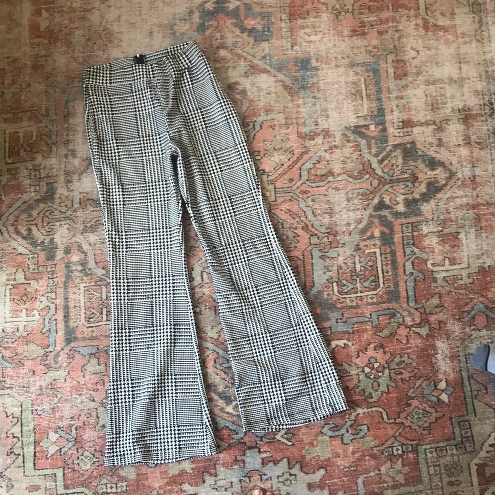 Fashion nova tooth-hound bellbottoms.